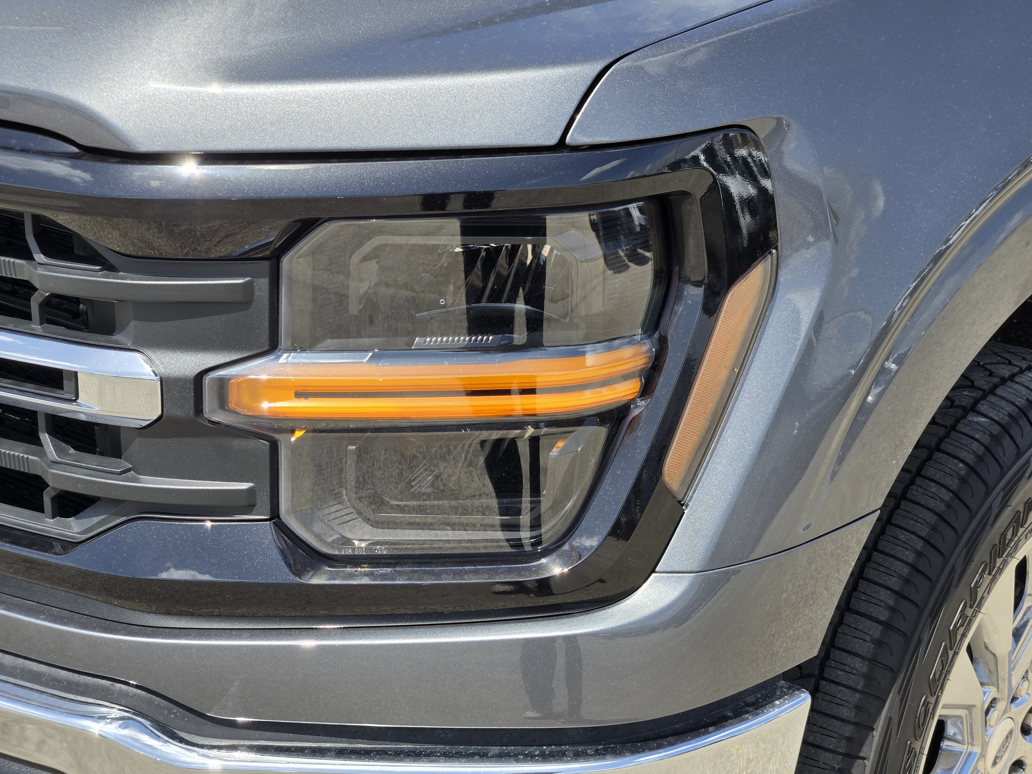New 2026 Carbonized Gray Metallic Ford XLT image 5