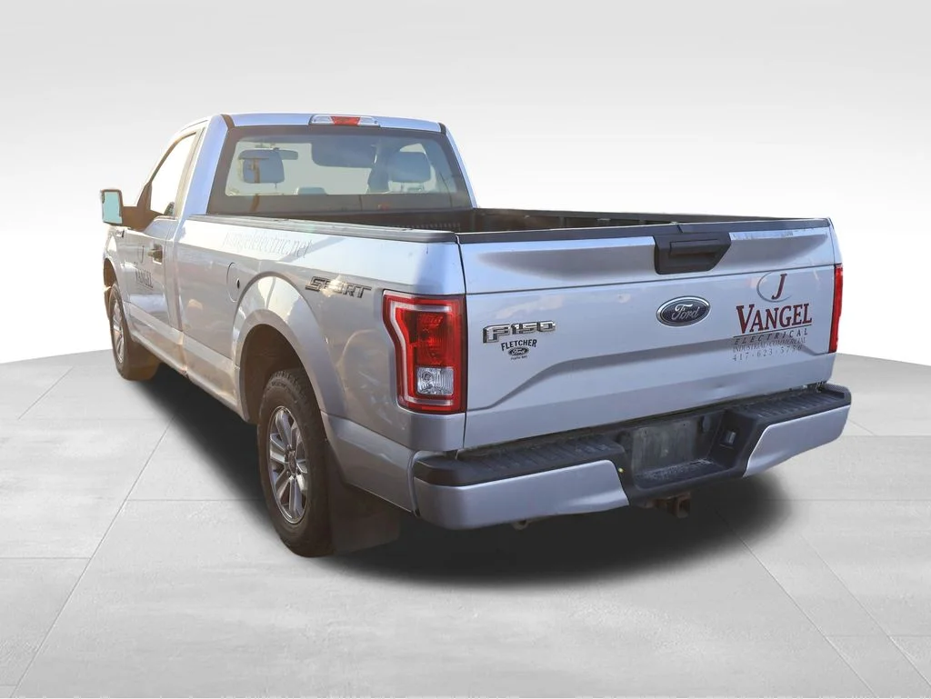 Used 2017 Silver Ford XL image 24