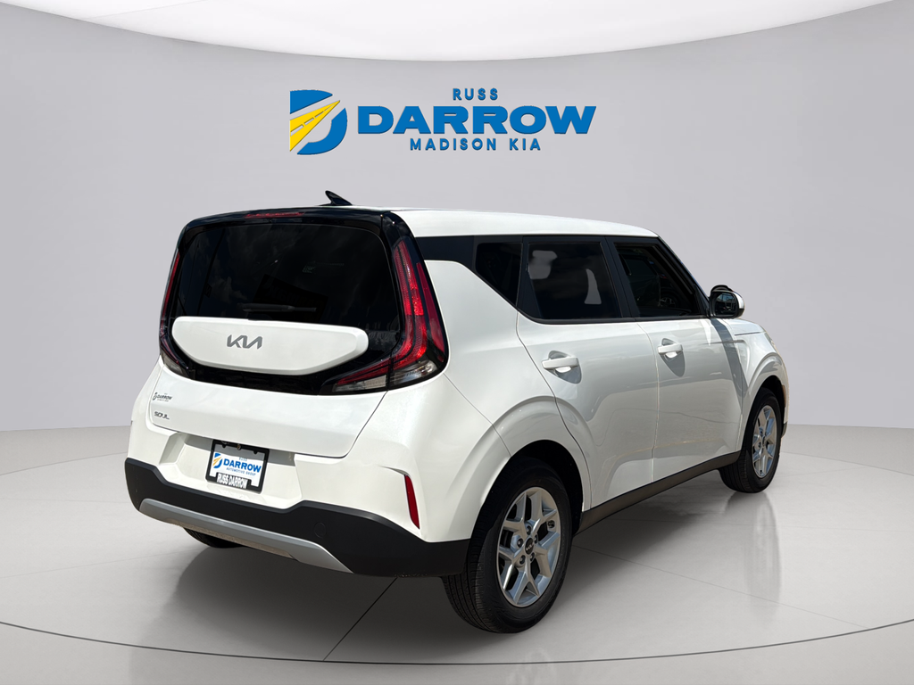 Used 2023 Snow White Pearl Kia LX image 5
