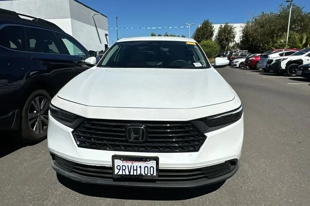 Used 2025  Honda LX image 3