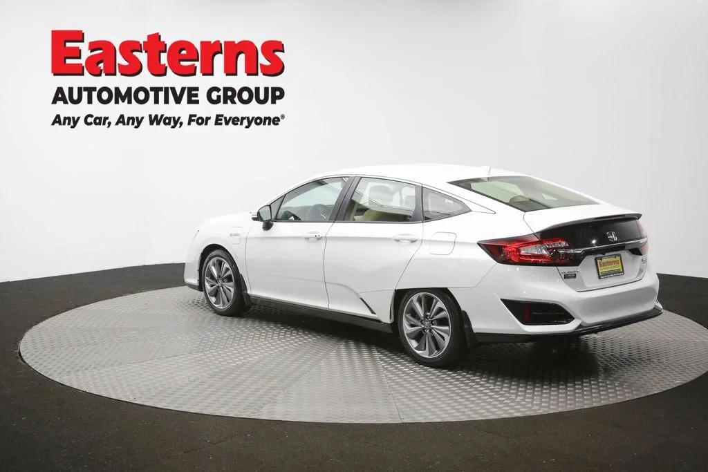 Used 2018 White Honda Touring image 62