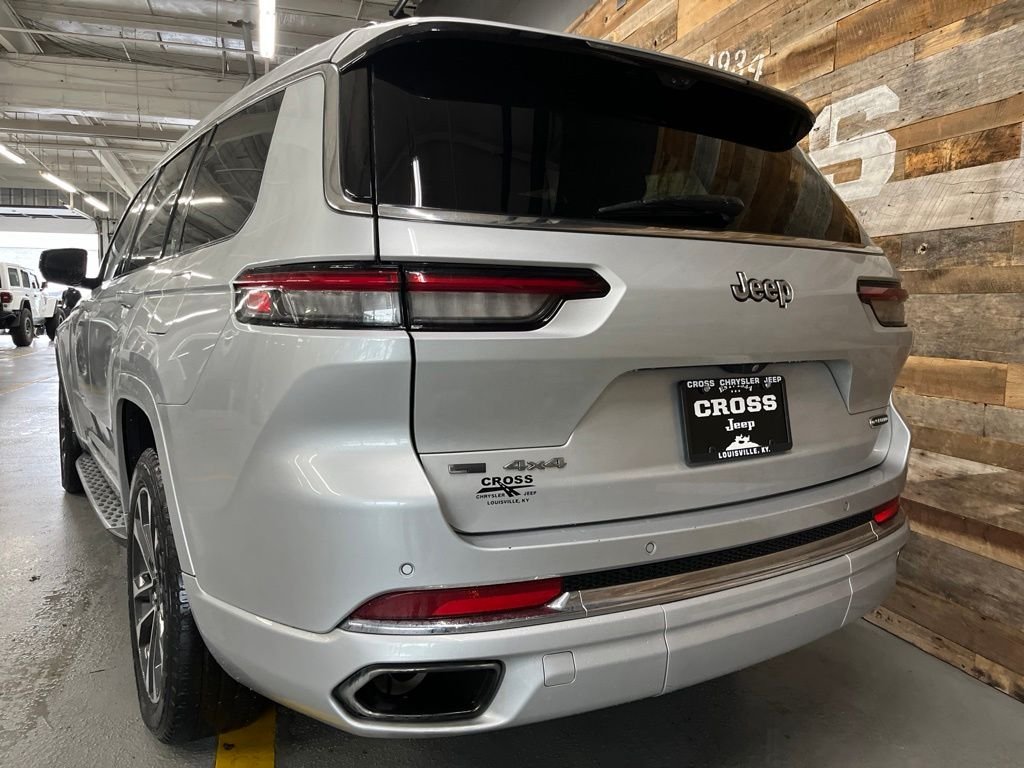 Used 2021 Silver Jeep Overland image 21