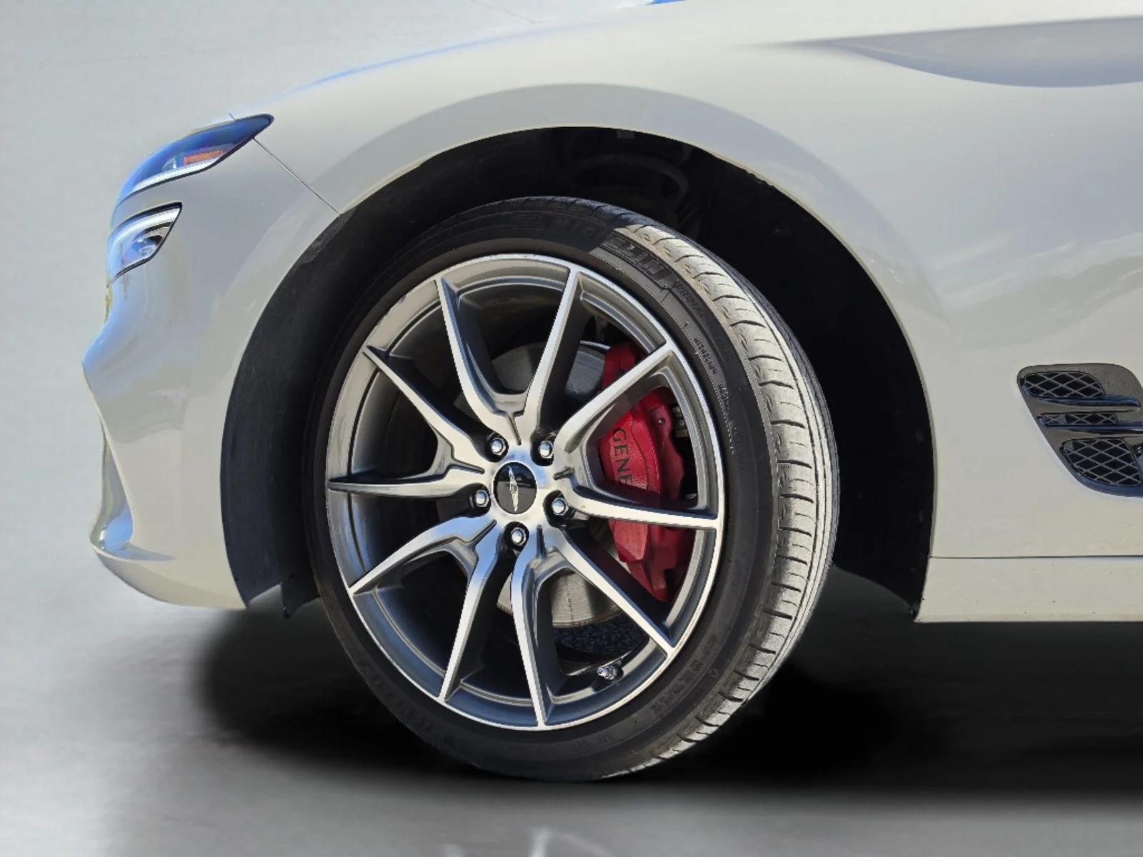 Used 2025 Gray Genesis 2.5T image 38