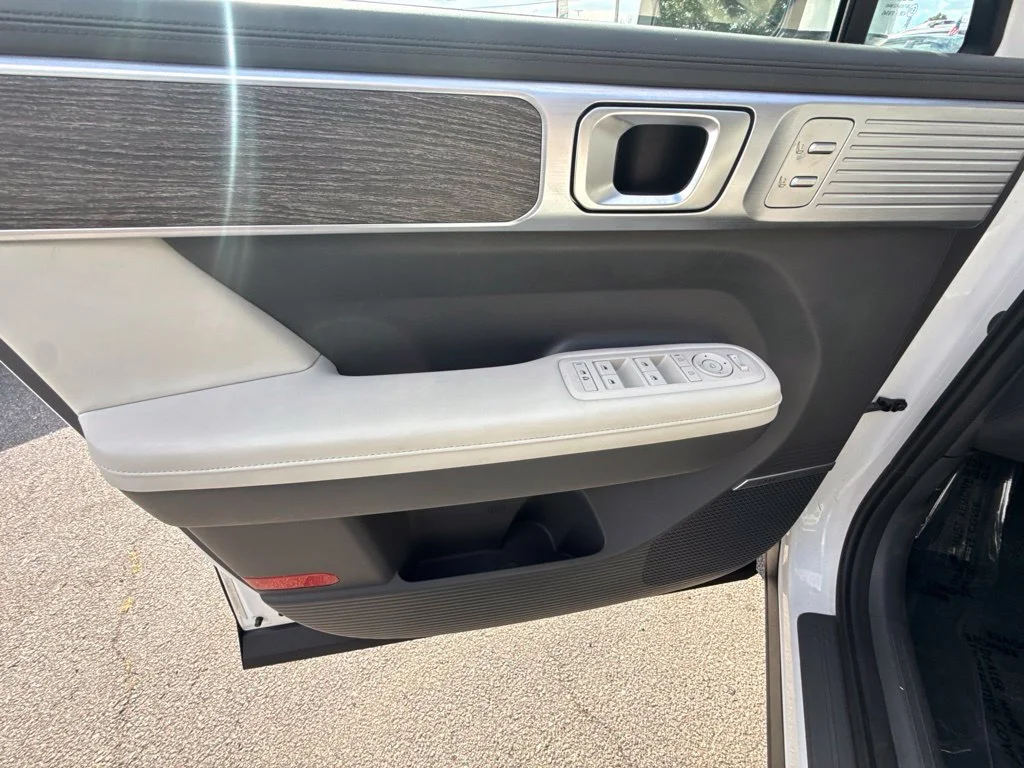 Used 2024 White Hyundai Limited image 22
