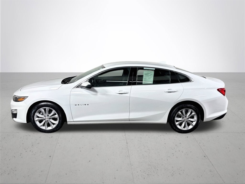 Used 2025 Summit White Chevrolet LT image 9