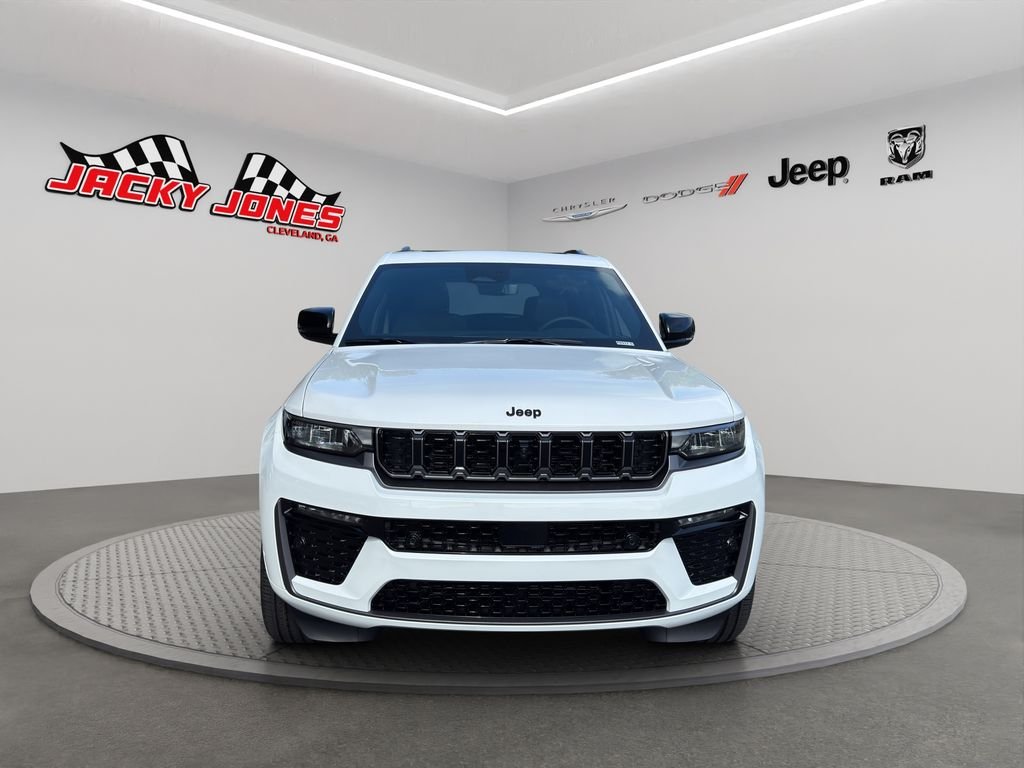 New 2026 Bright White Clear-Coat Exterior Paint Jeep Limited image 13