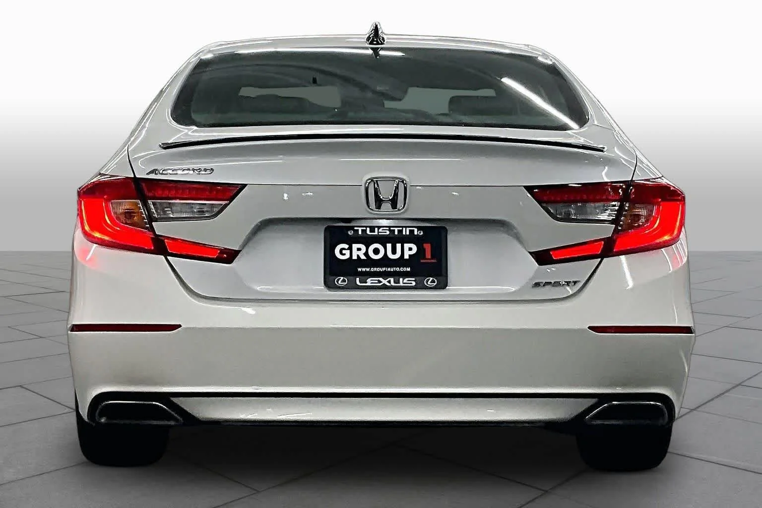 Used 2022 Platinum White Pearl Honda Sport image 5