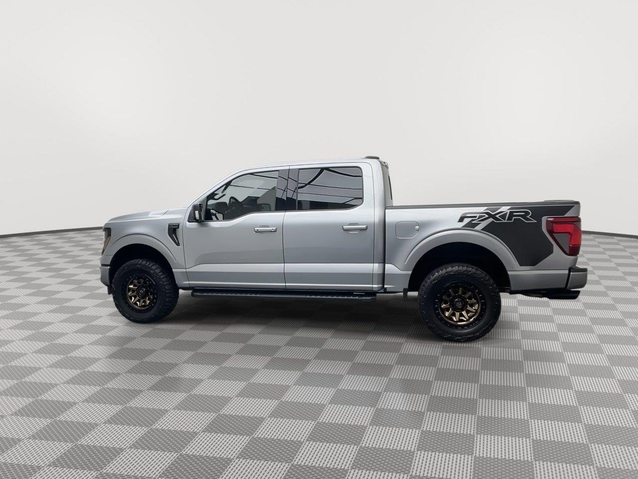 Used 2025 Iconic Silver Ford XLT image 39