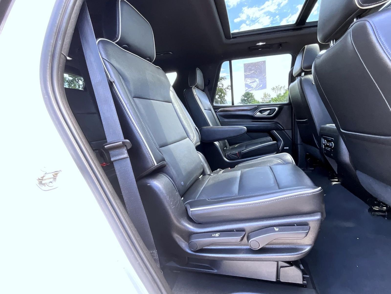 Used 2021 White Chevrolet Premier image 22