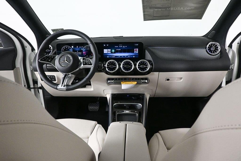 New 2026 Polar White Mercedes-Benz GLA 250 image 18