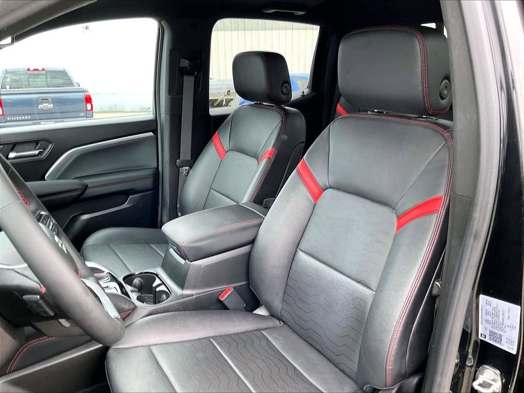 Used 2023 Black Chevrolet Z71 image 10