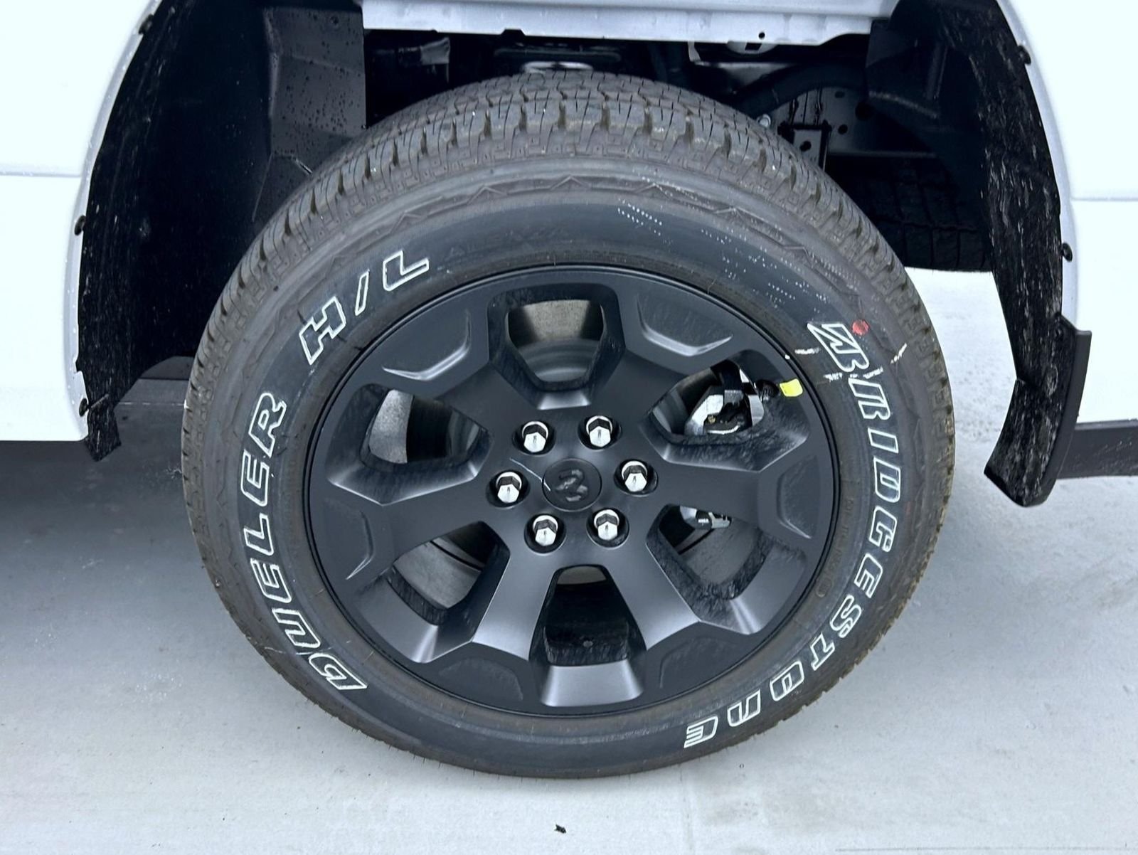 New 2027 Bright White Clear-Coat Exterior Paint RAM Express image 23