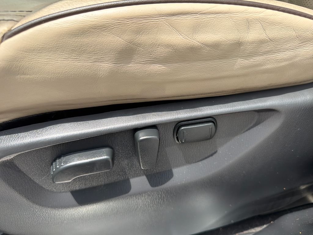 Used 2021 Blue Nissan Platinum image 18
