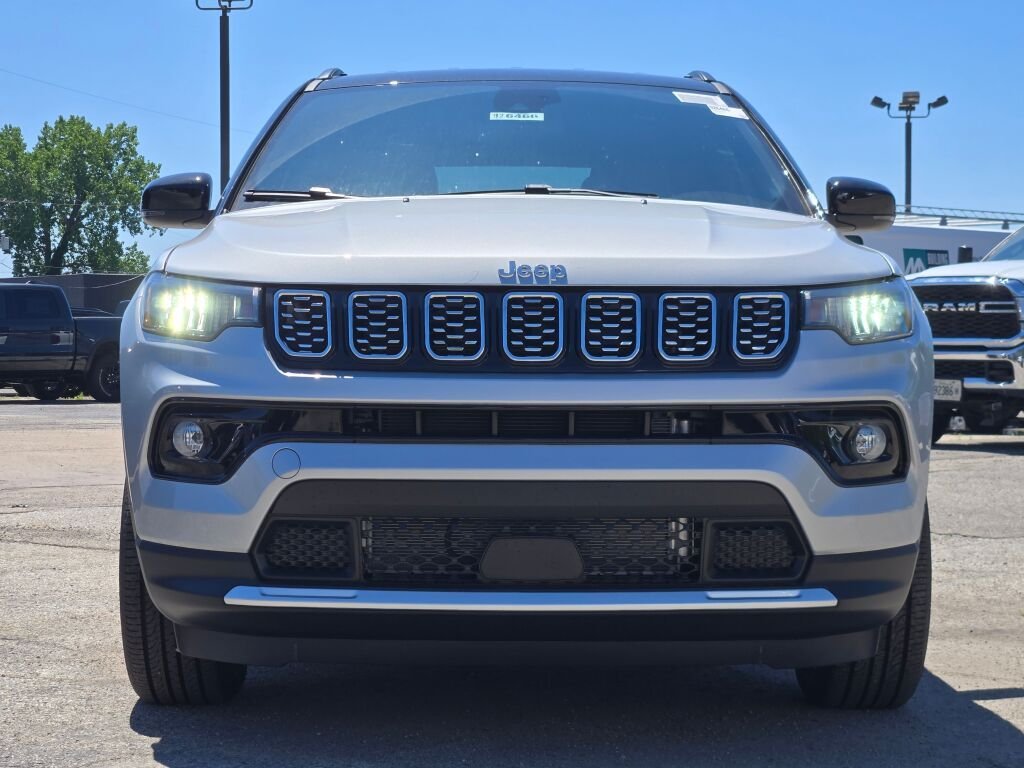 New 2026 Silver Zynith Metallic Clearcoat Jeep Limited image 5