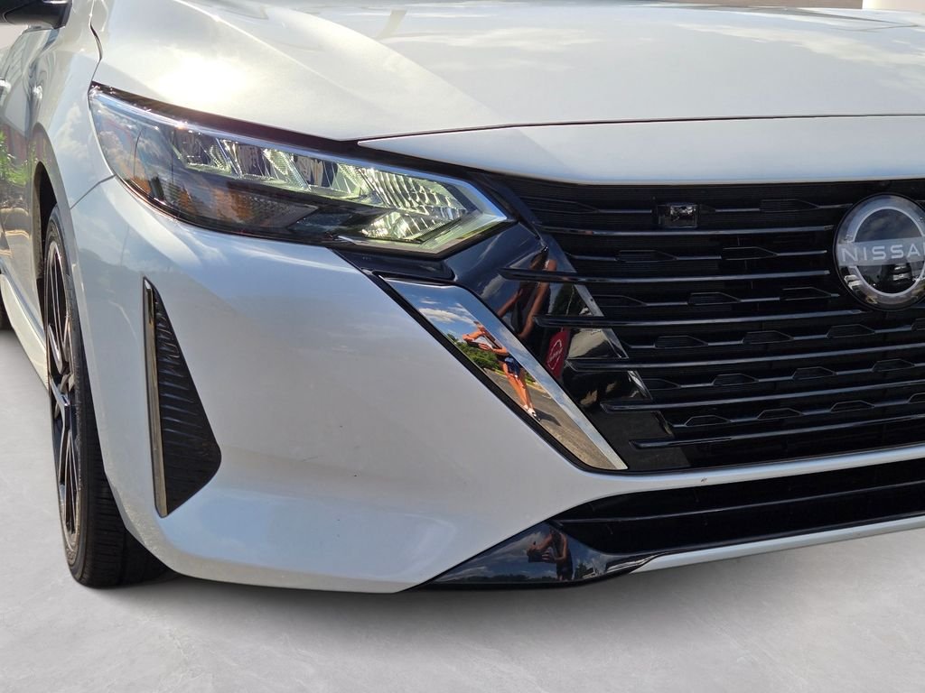 Used 2025 White Nissan SR image 2