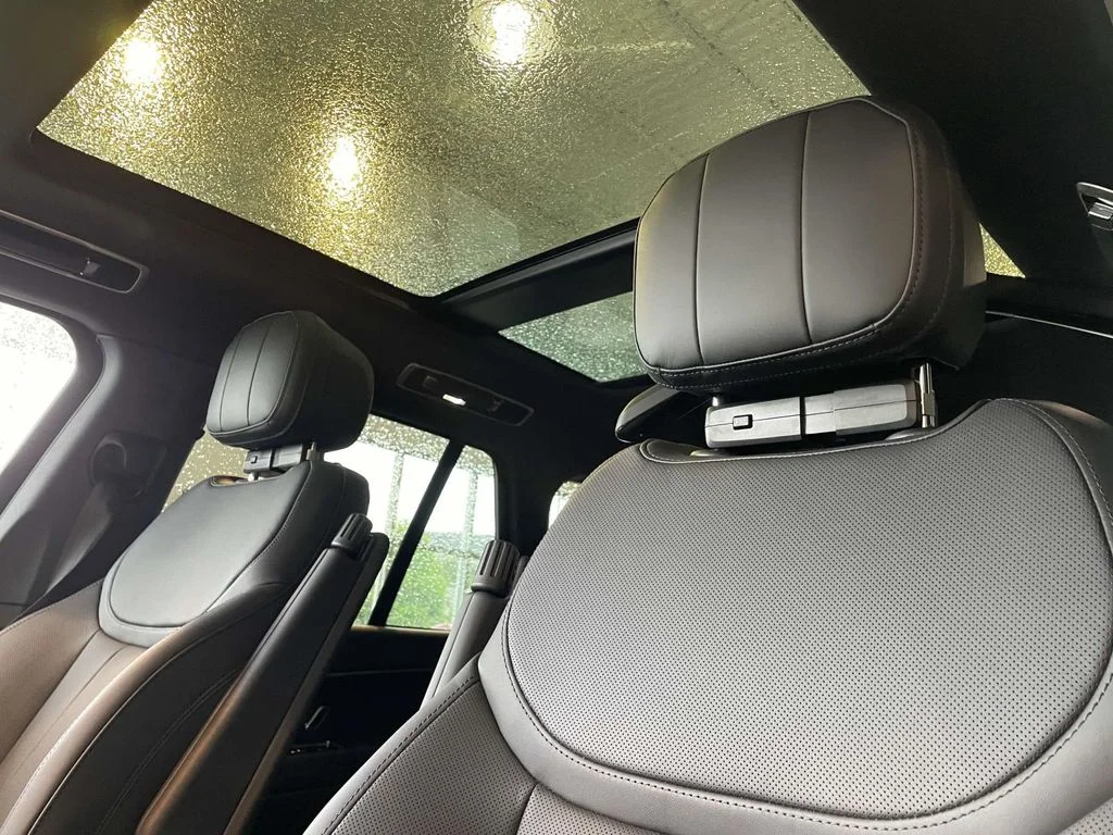 New 2026 Carpathian Grey Land Rover SE image 15