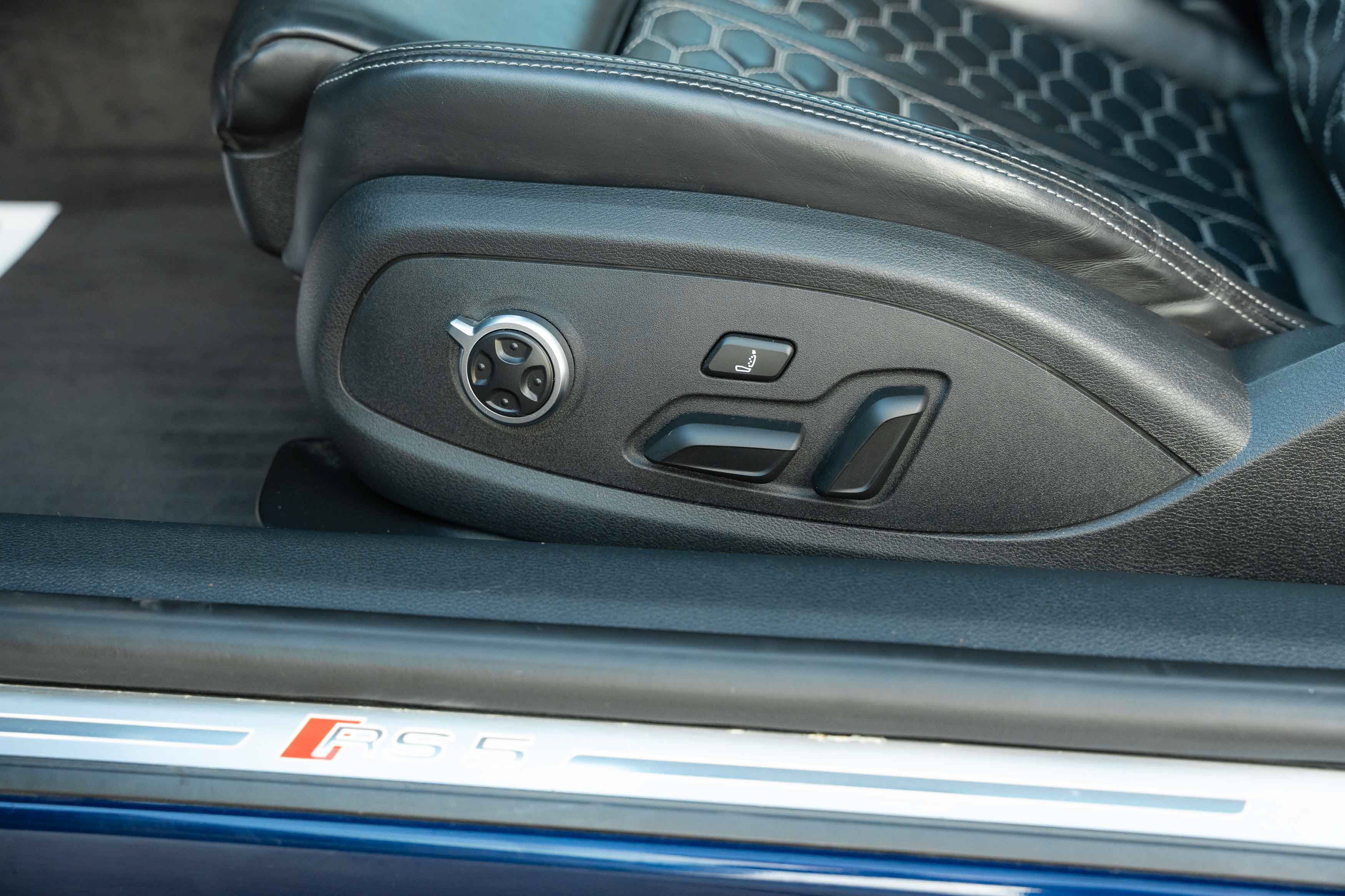 Used 2018 Navarra Blue Metallic Audi 2.9T image 21