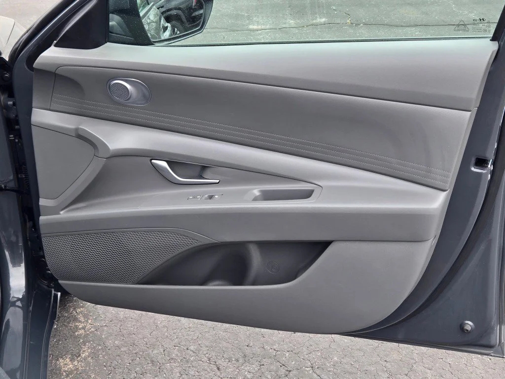 Used 2024 Gray Hyundai SEL image 6