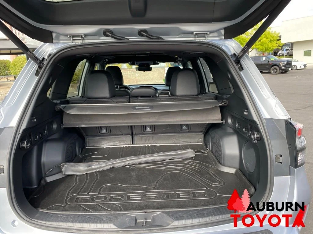 Used 2025 Ice Silver Metallic Subaru Touring image 14