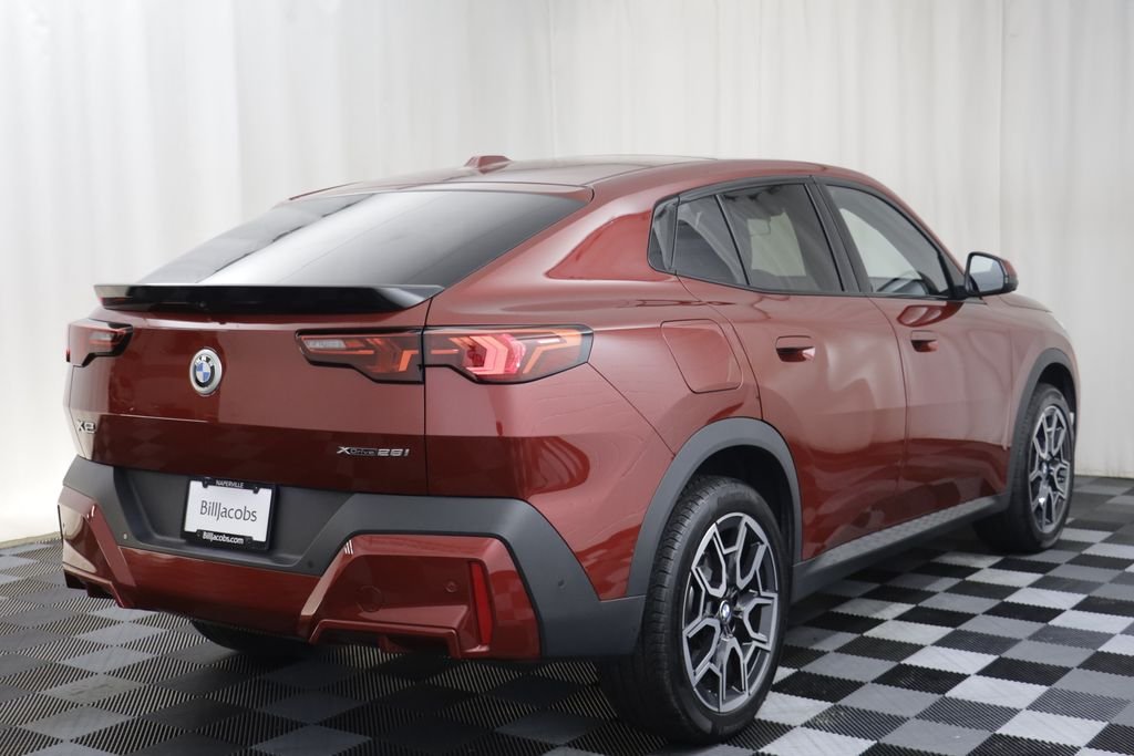 Certified Used 2025 Vegas Red Metallic BMW xDrive28i image 15