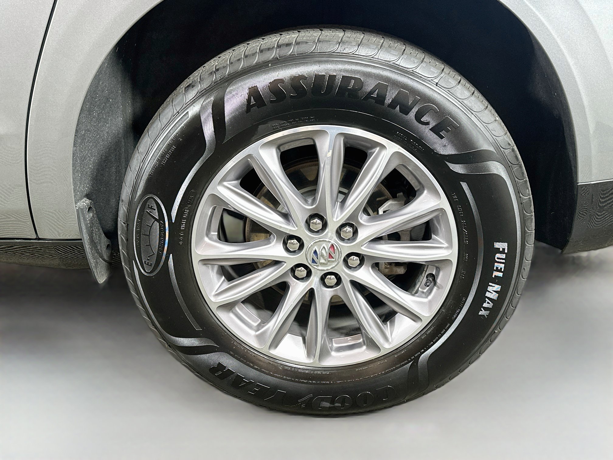 Used 2023 Moonstone Gray Metallic Buick Essence image 31