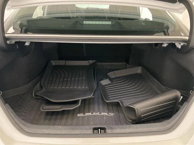 Used 2022  Toyota XSE image 26