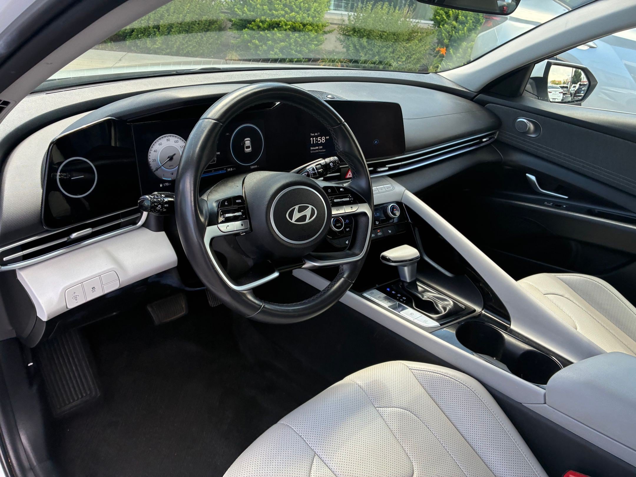2024 Hyundai Elantra Limited - Photo 15