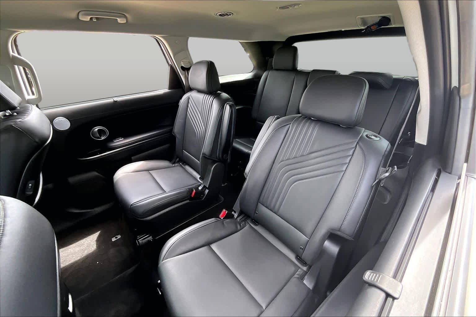 Used 2026 Creamy White Pearl Hyundai SEL 7P image 20