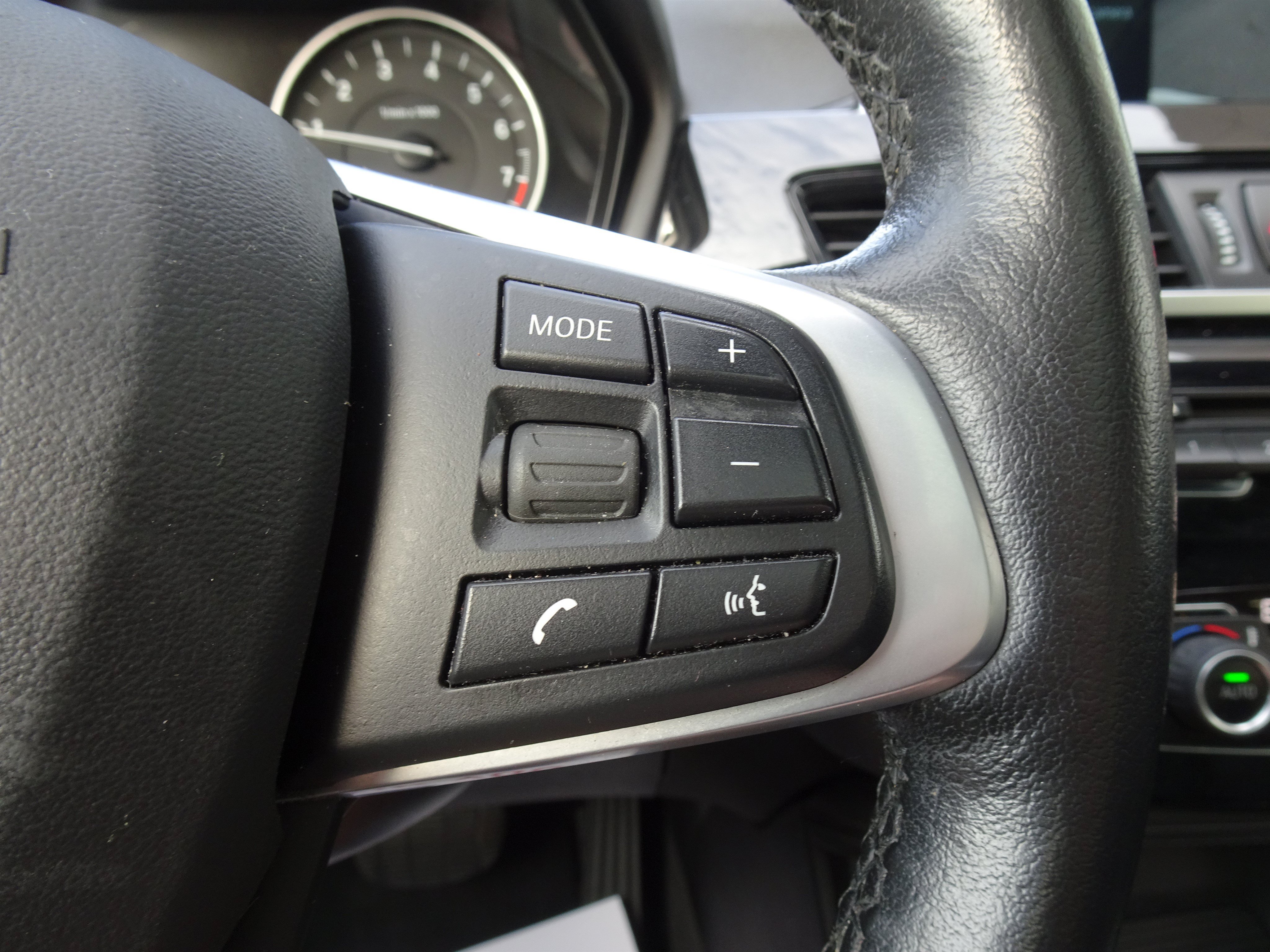 Used 2018 Glacier Silver Metallic BMW xDrive28i image 23