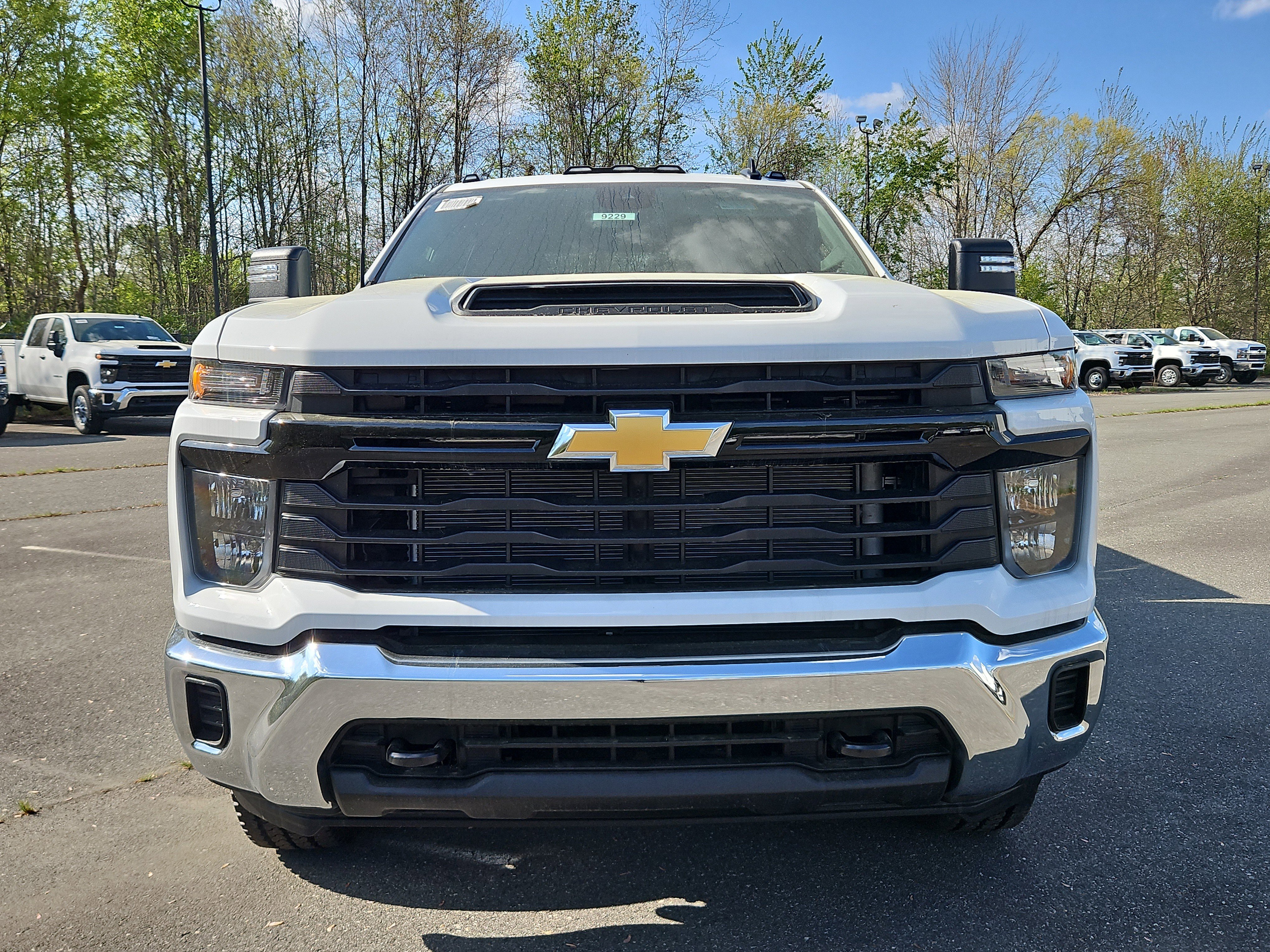 New 2026 Summit White Chevrolet WT image 6