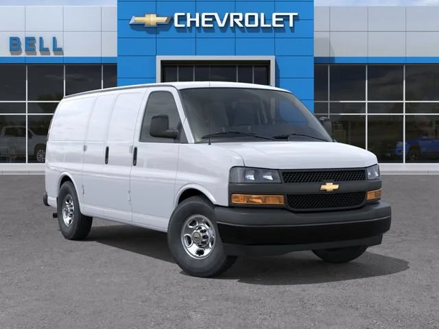 New 2026 Summit White Chevrolet WT image 7
