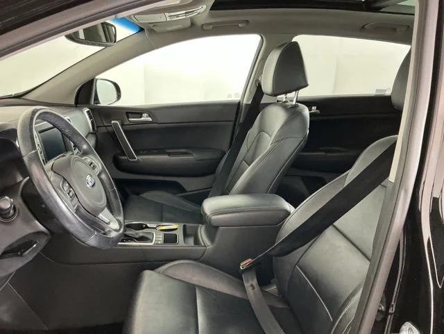 Used 2017 Red Kia EX image 14