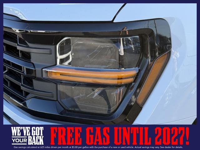 New 2026 Oxford White Ford XLT image 8