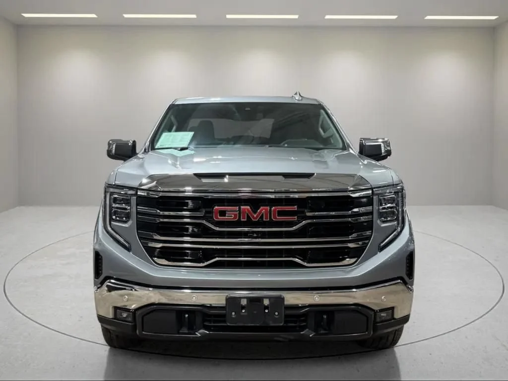 Certified Used 2023 STERLING METALLIC GMC SLT image 6