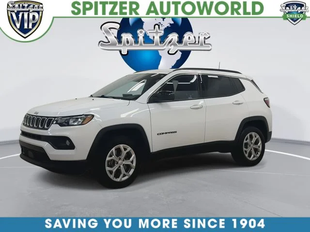 Used 2024 White Jeep Latitude image 6