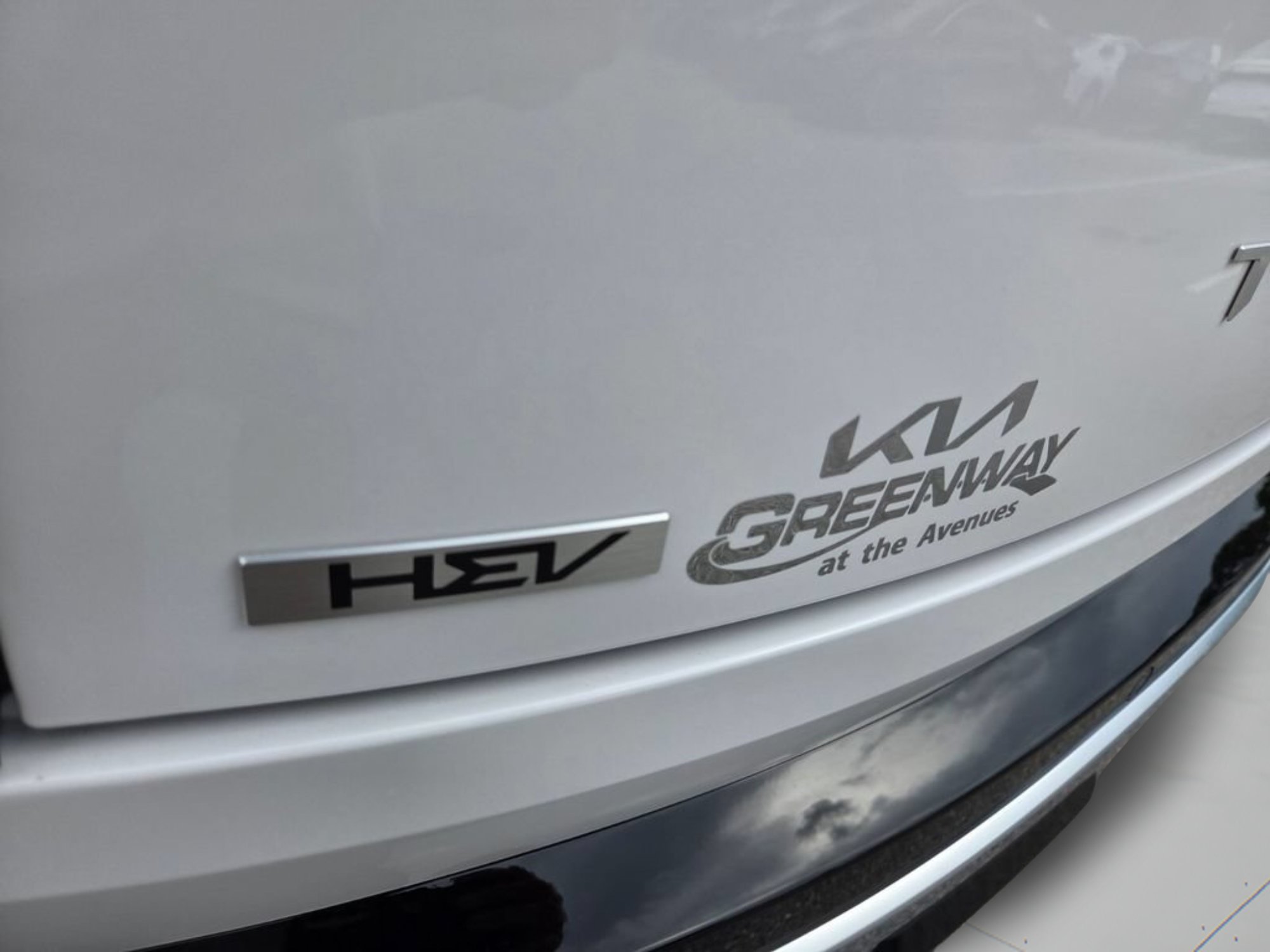 New 2027 Glacial White Pearl Kia SX image 32