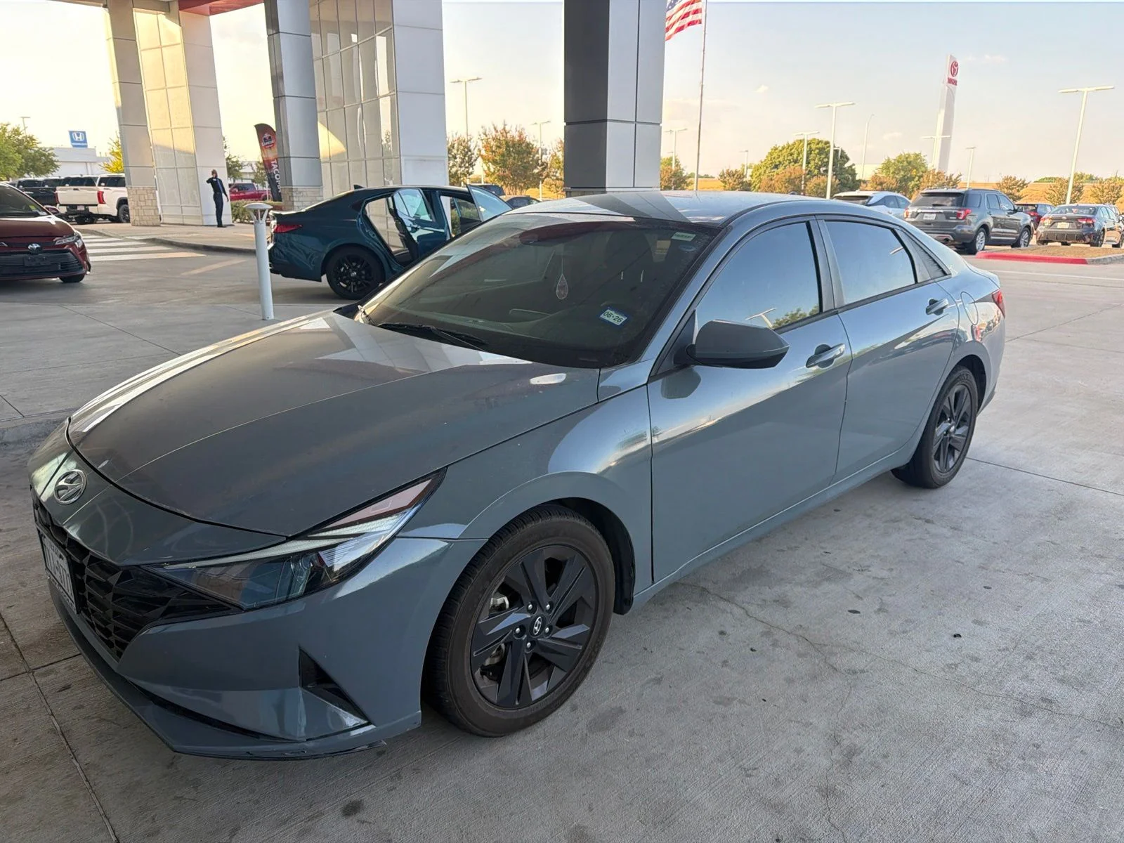 Used 2023 Gray Hyundai SEL image 1