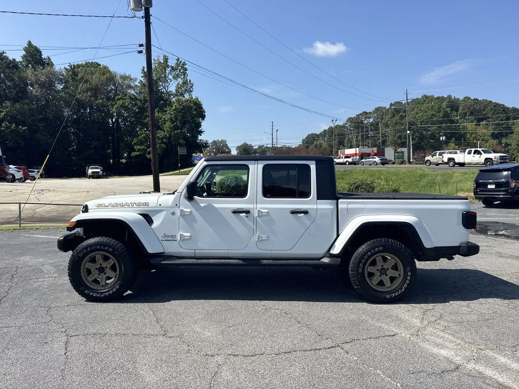 Used 2021 White Jeep Overland image 4