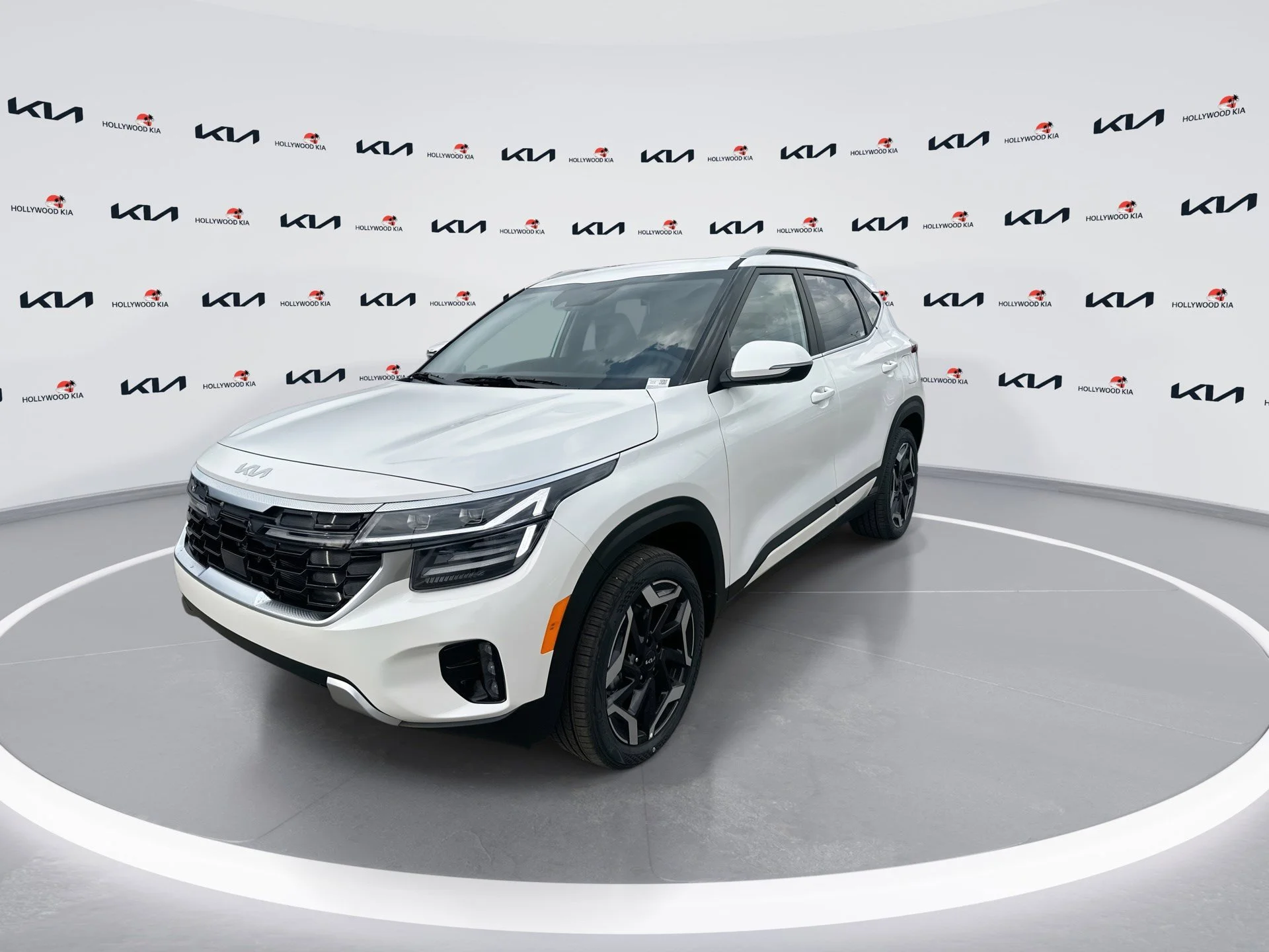 New 2026 Snow White Pearl Kia SX image 4