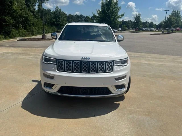 Used 2018 Ivory Jeep Summit image 2