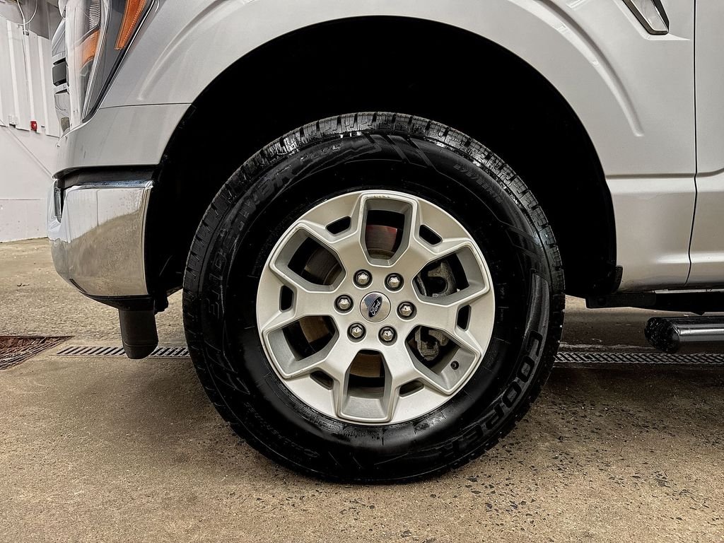 Used 2023 Silver Ford XLT image 16