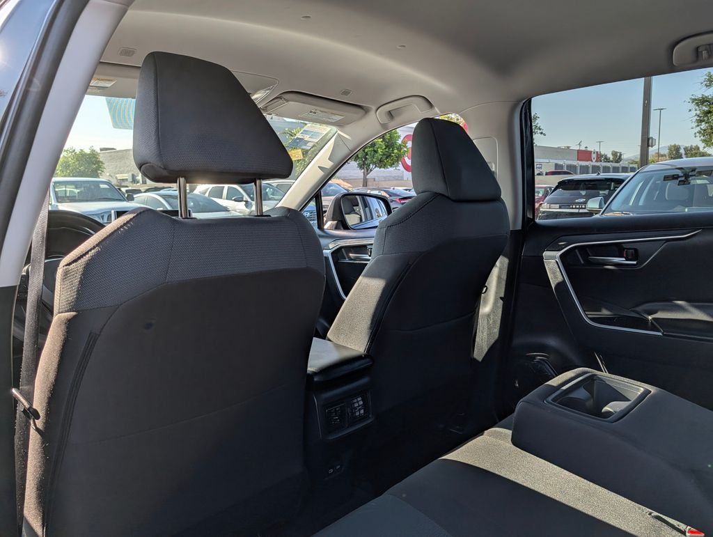 2024 Toyota RAV4 XLE - Photo 13