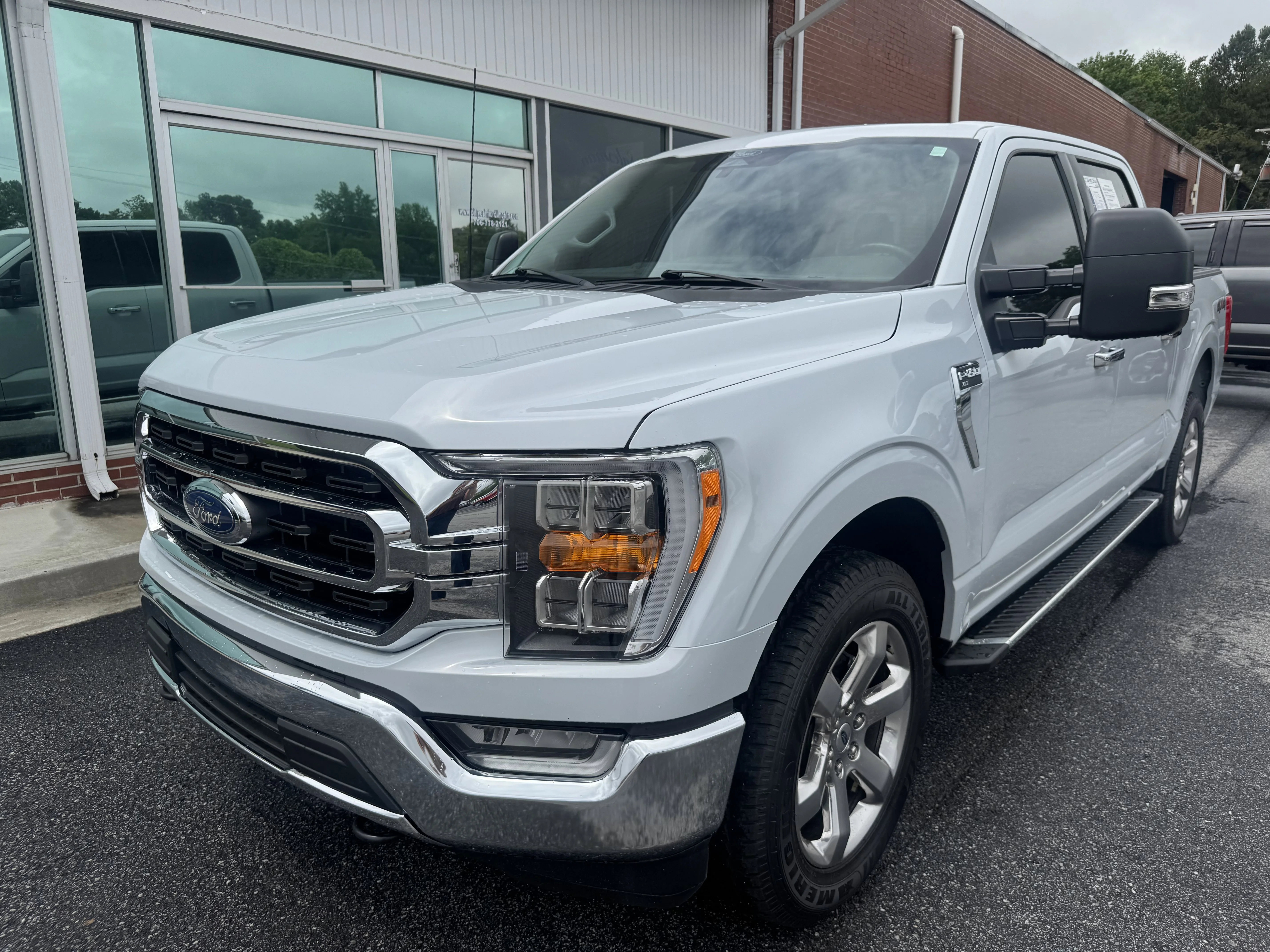 Used 2022 Oxford White Clearcoat Ford XLT image 5