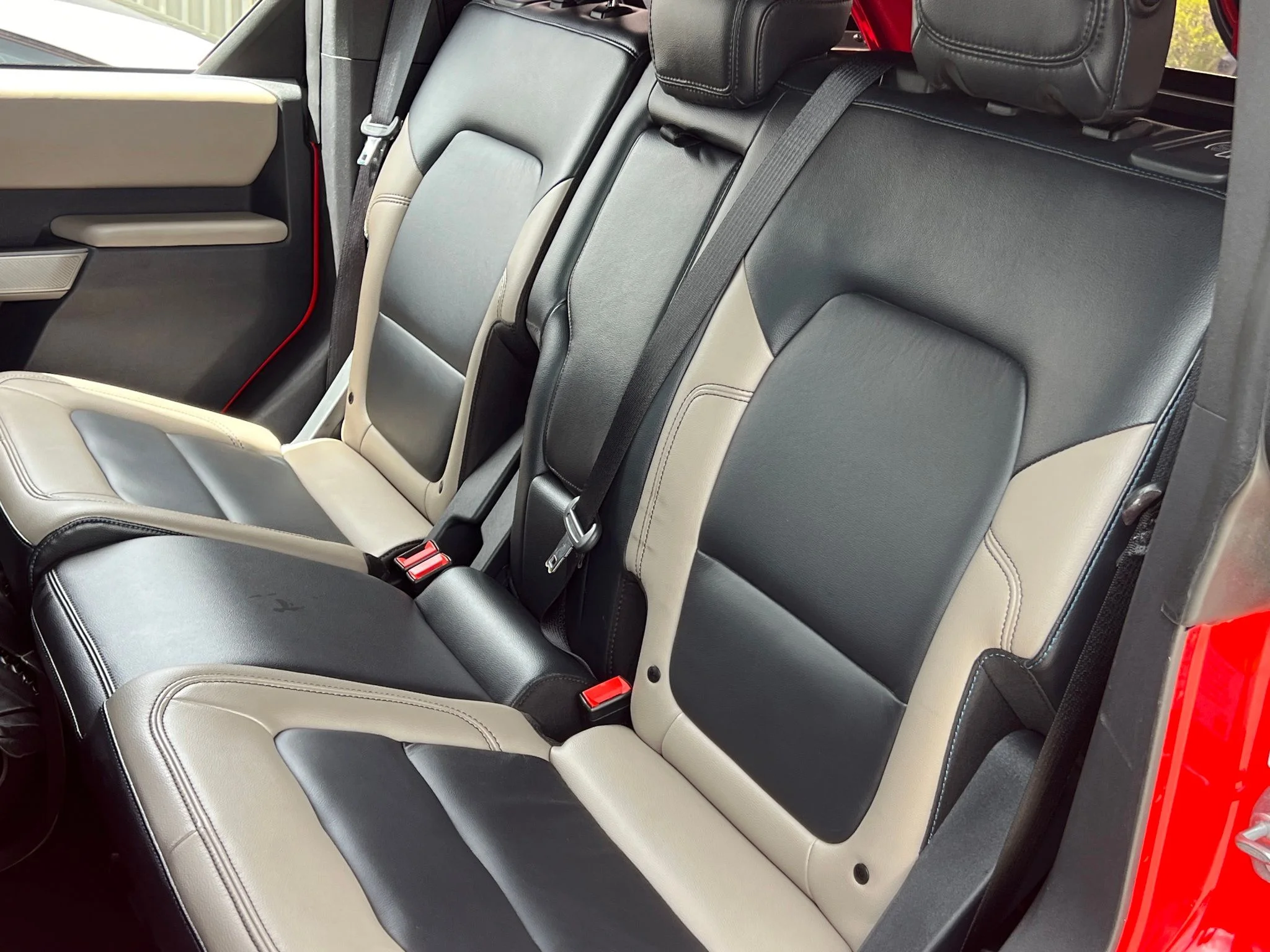 Used 2023 Red Ford Wildtrak image 22