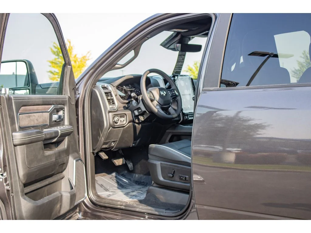 New 2026 Granite Crystal Metallic Clearcoat Ram Laramie image 26