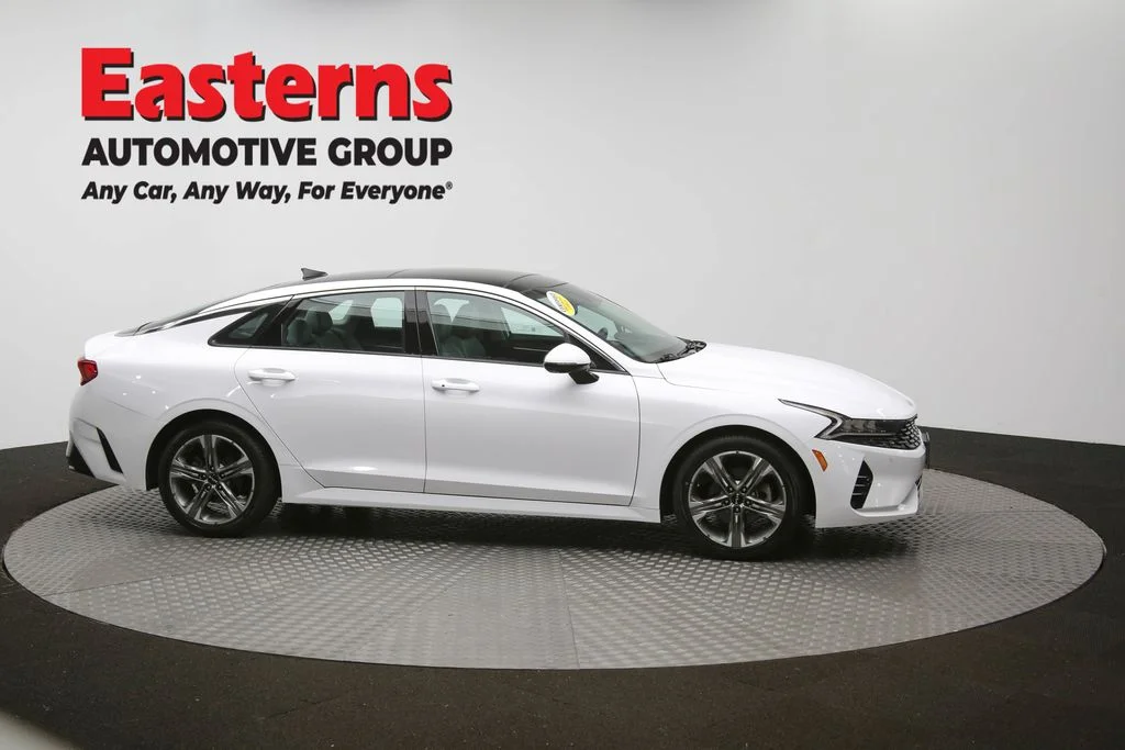 Used 2022 White Kia EX image 46