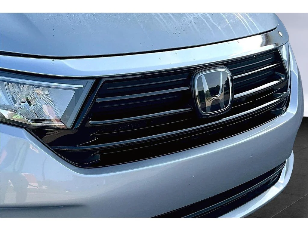Used 2024 Silver Honda EX-L image 21
