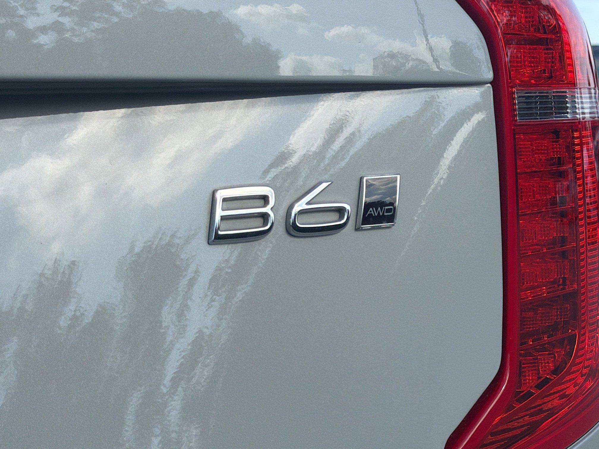 Used 2024 Vapour Gray Metallic Volvo Plus Bright Theme image 43
