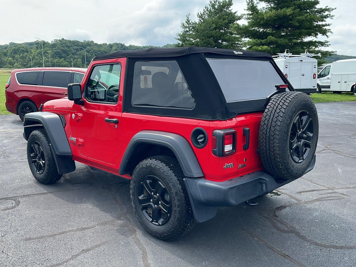 Used 2019 Firecracker Red Clearcoat Jeep Sport S image 3