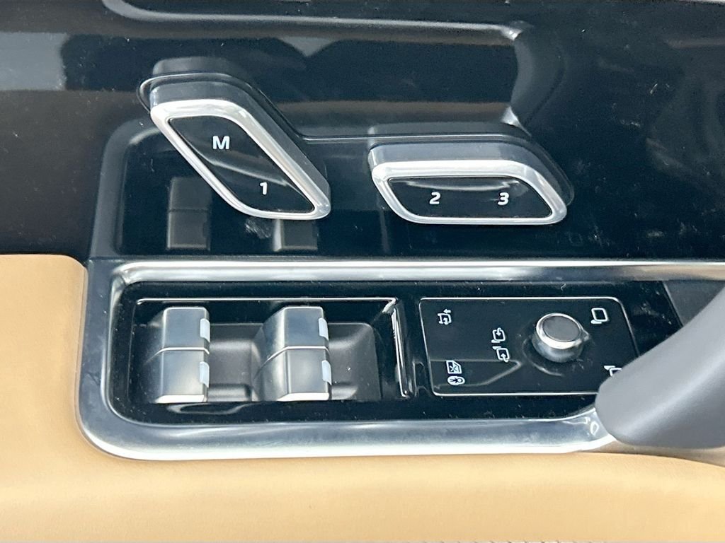 New 2026 Santorini Black Land Rover SE image 22